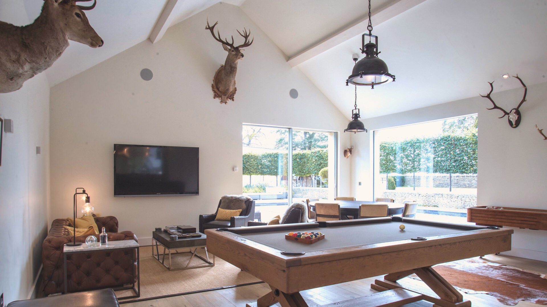 games room at north lodge showing the large format sliding doors